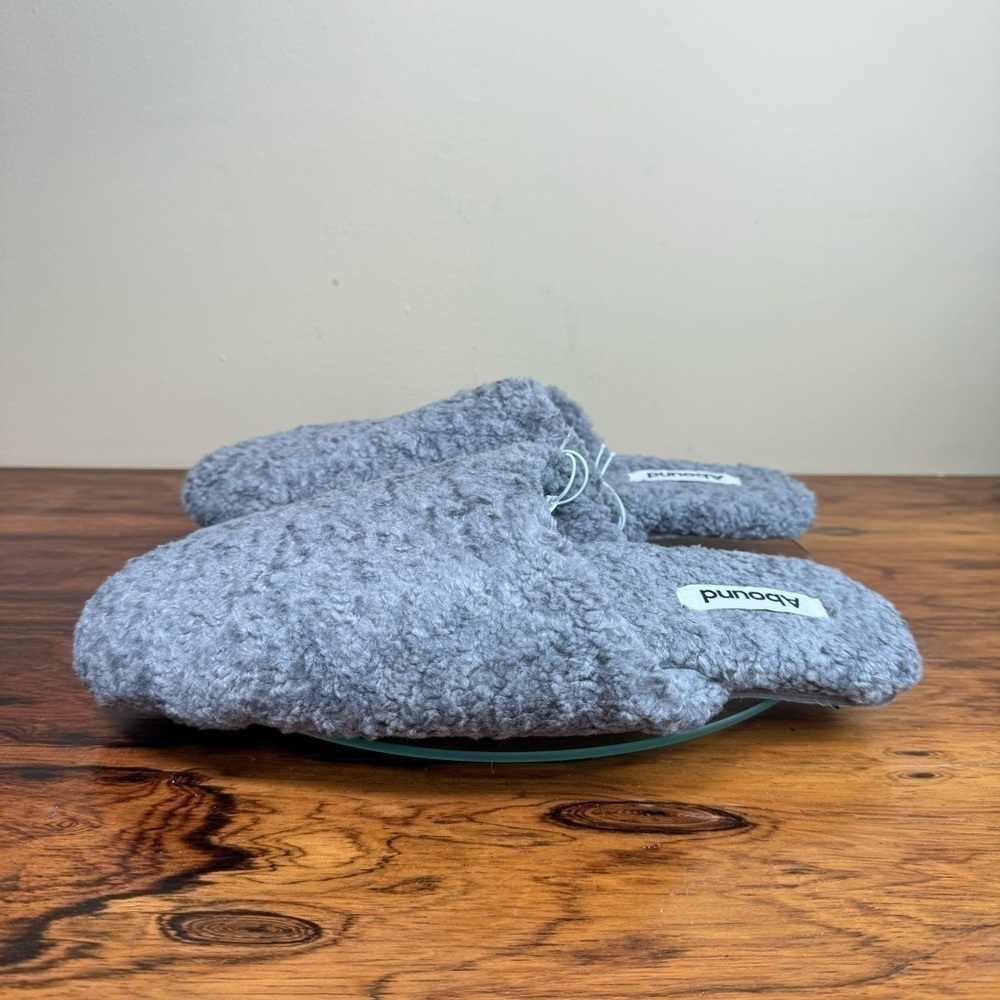 NEW Abound Drew Faux Fur Scuff Slipper in grey - Picture 3 of 12